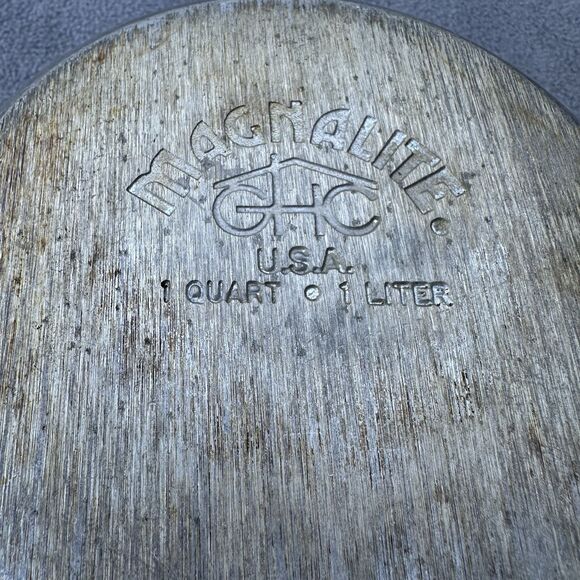 Vintage Magnalite 1 Quart Aluminum Saucepan With Lid & Black Handle Double Spout - Picture 5 of 10